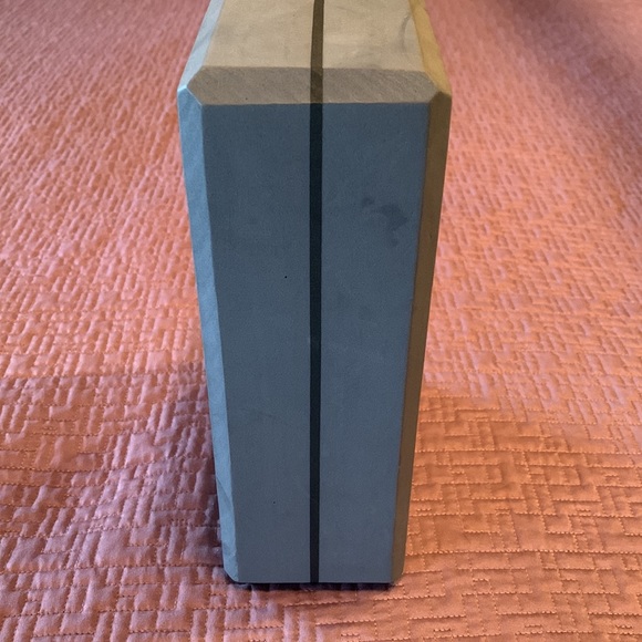 Yoga block - Picture 3 of 4